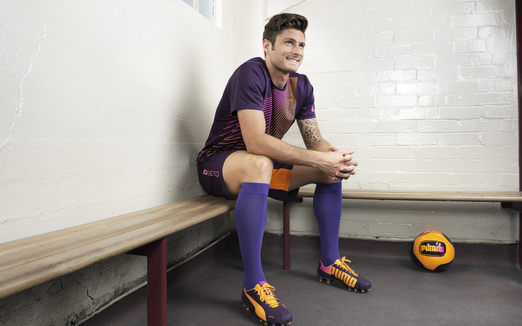 JIUYOU GAMING-_场外故事：运动员公益慈善引关注_，善待运动员